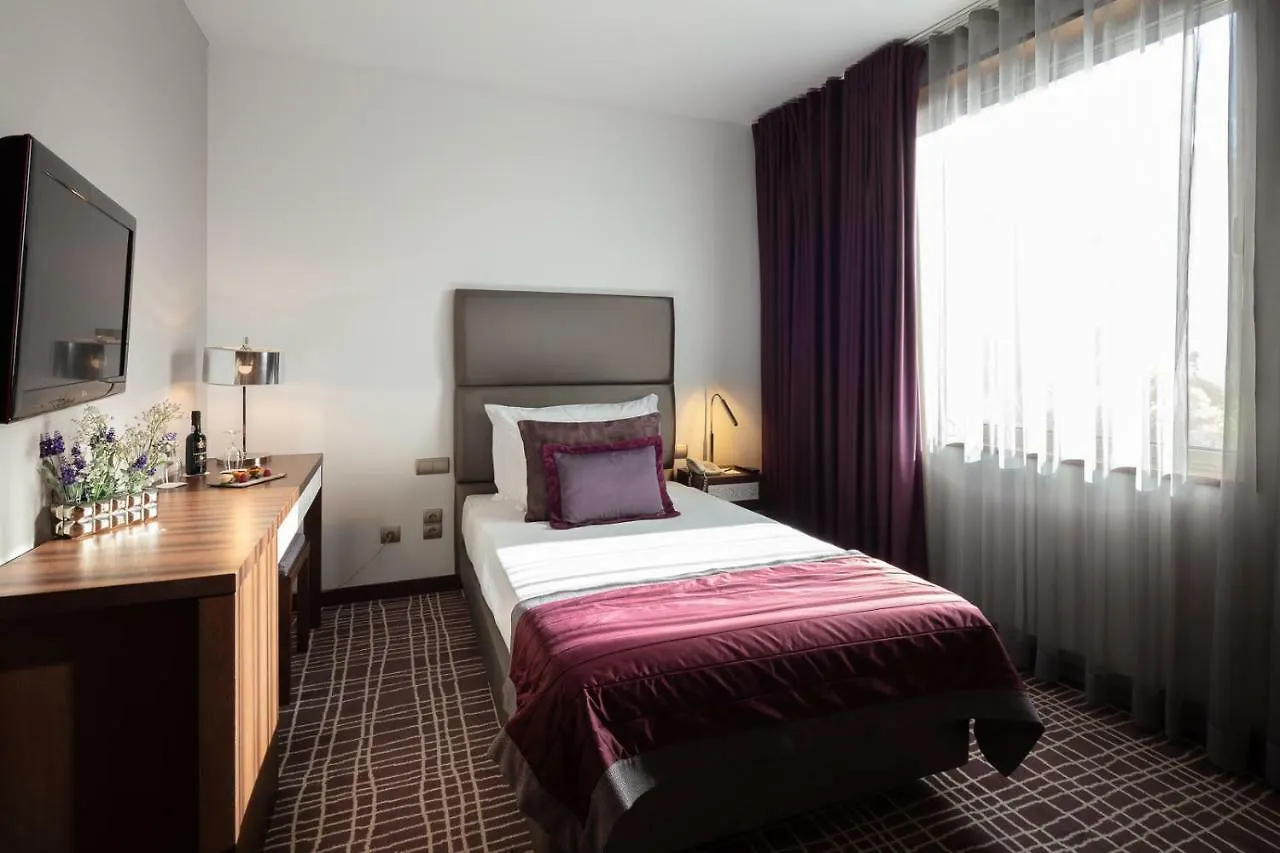 ****  Neya Lisboa Hotel Portugal