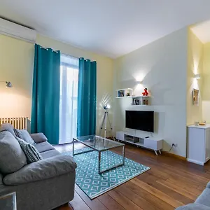 Quiet With Private Garden Apartment