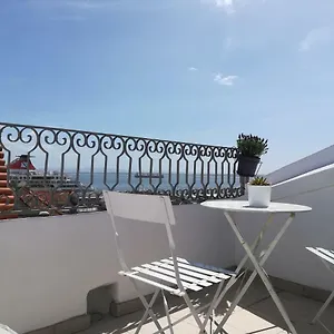 Little River View Triplex In Alfama Lisbon